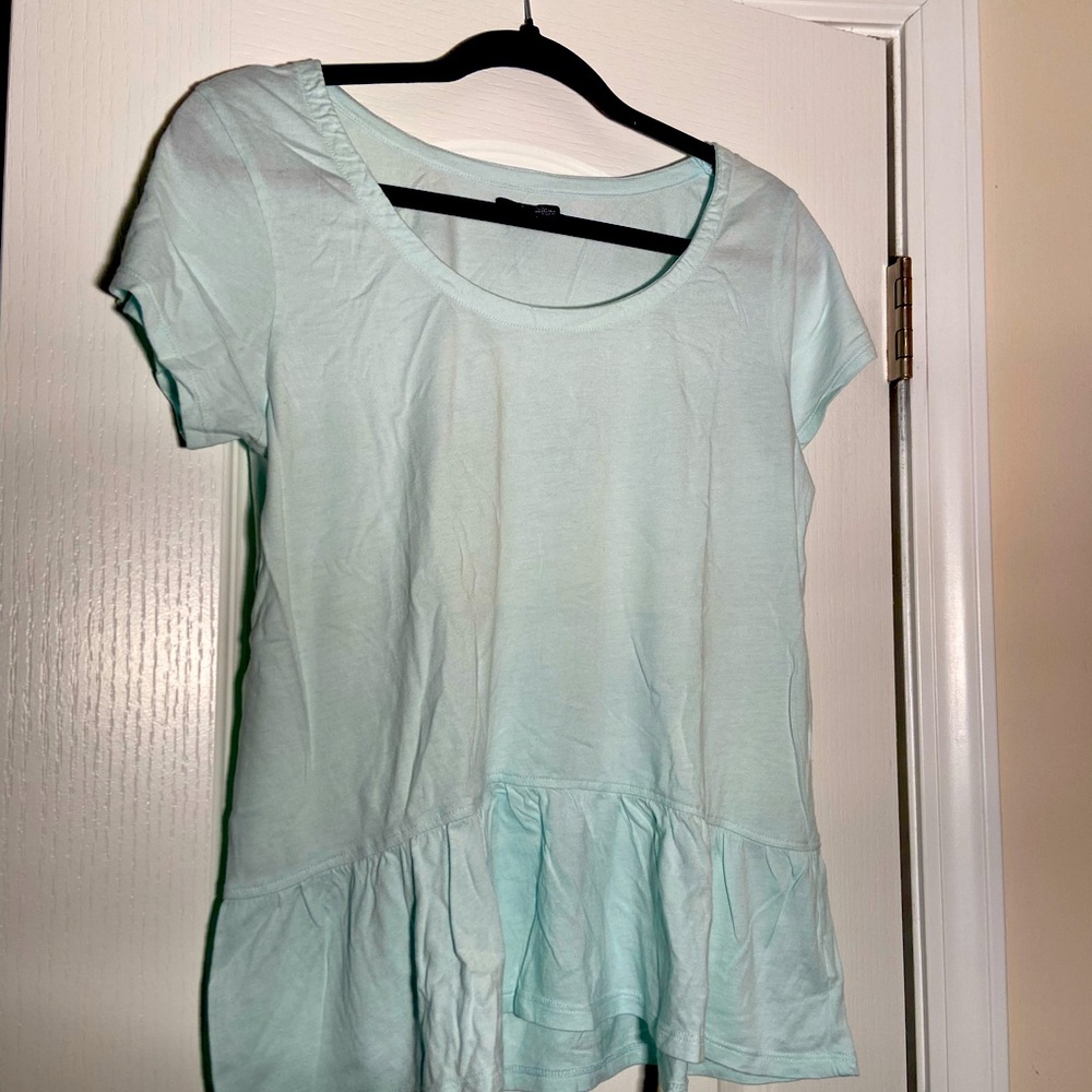 Gap size medium ruffle short sleeve top